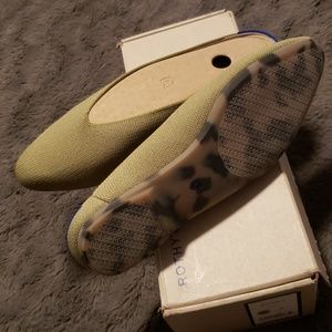 💃NWT💃  Rothy's Almond Demi Mules